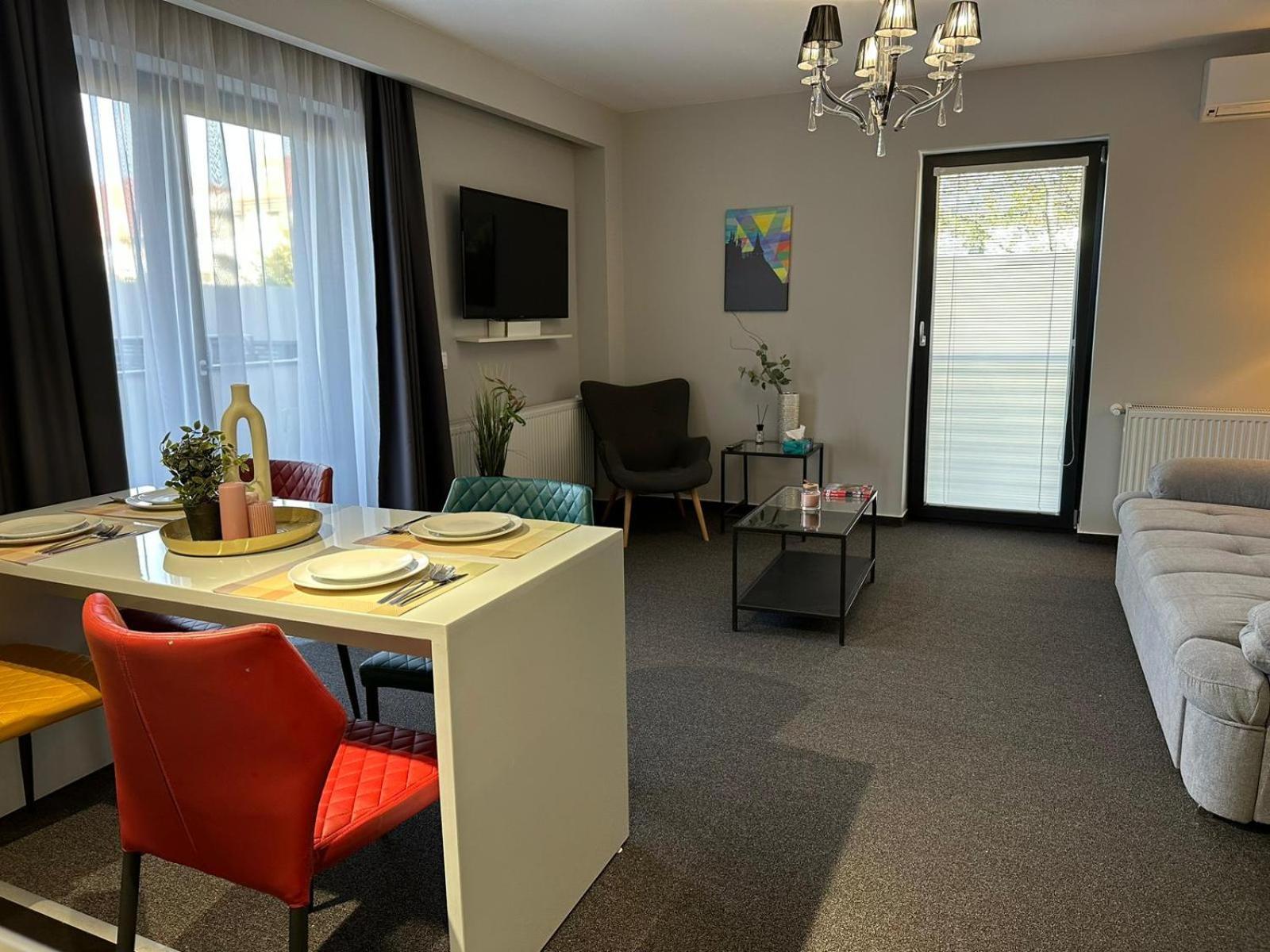 Luxury Glam Apartments & Studios Near Coresi Mall Braşov Eksteriør billede