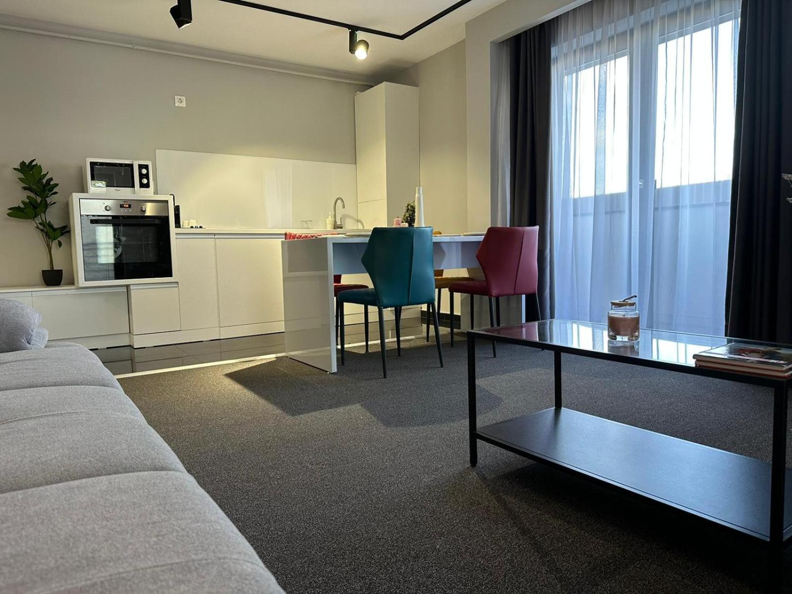 Luxury Glam Apartments & Studios Near Coresi Mall Braşov Eksteriør billede