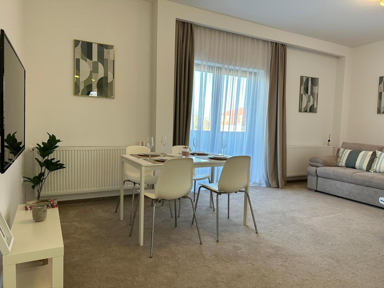 Luxury Glam Apartments & Studios Near Coresi Mall Braşov Eksteriør billede