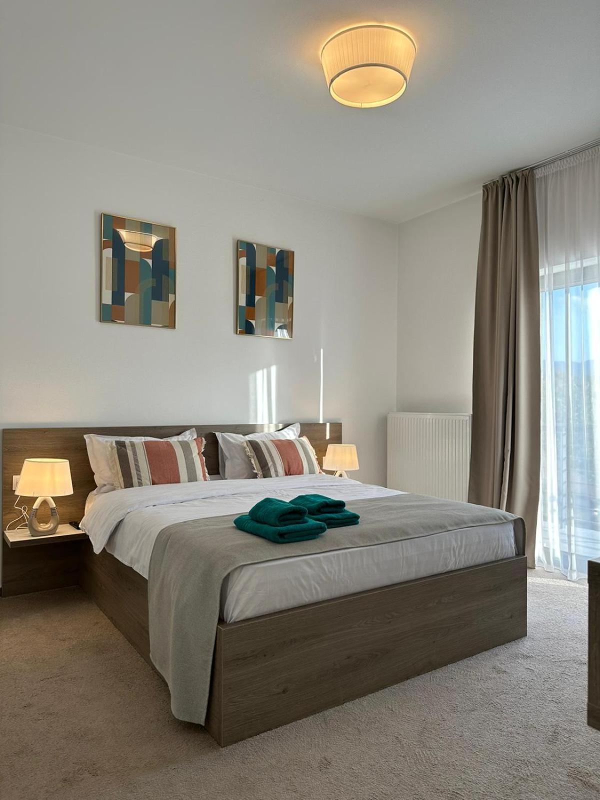 Luxury Glam Apartments & Studios Near Coresi Mall Braşov Eksteriør billede
