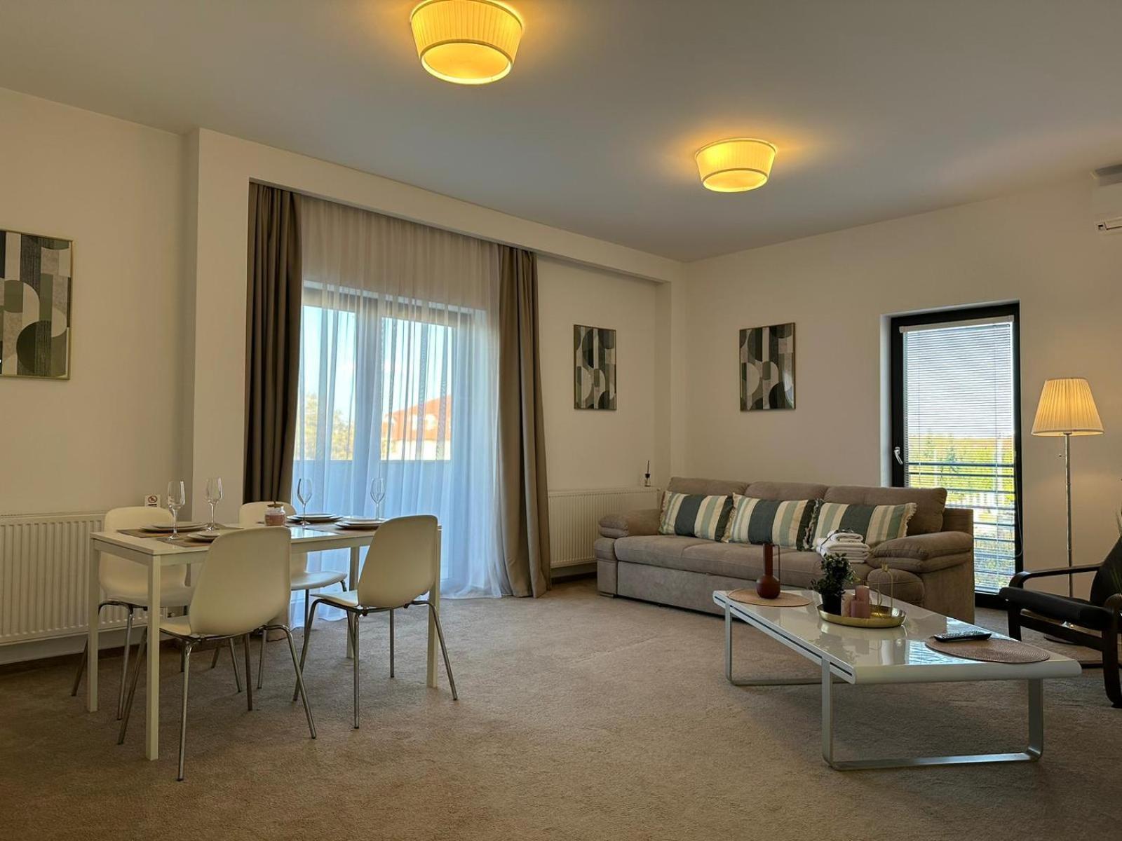 Luxury Glam Apartments & Studios Near Coresi Mall Braşov Eksteriør billede