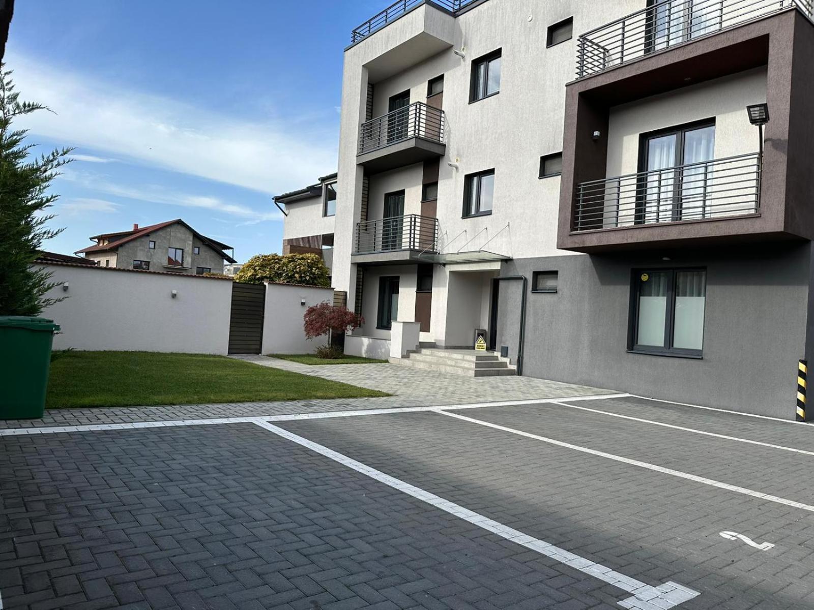 Luxury Glam Apartments & Studios Near Coresi Mall Braşov Eksteriør billede