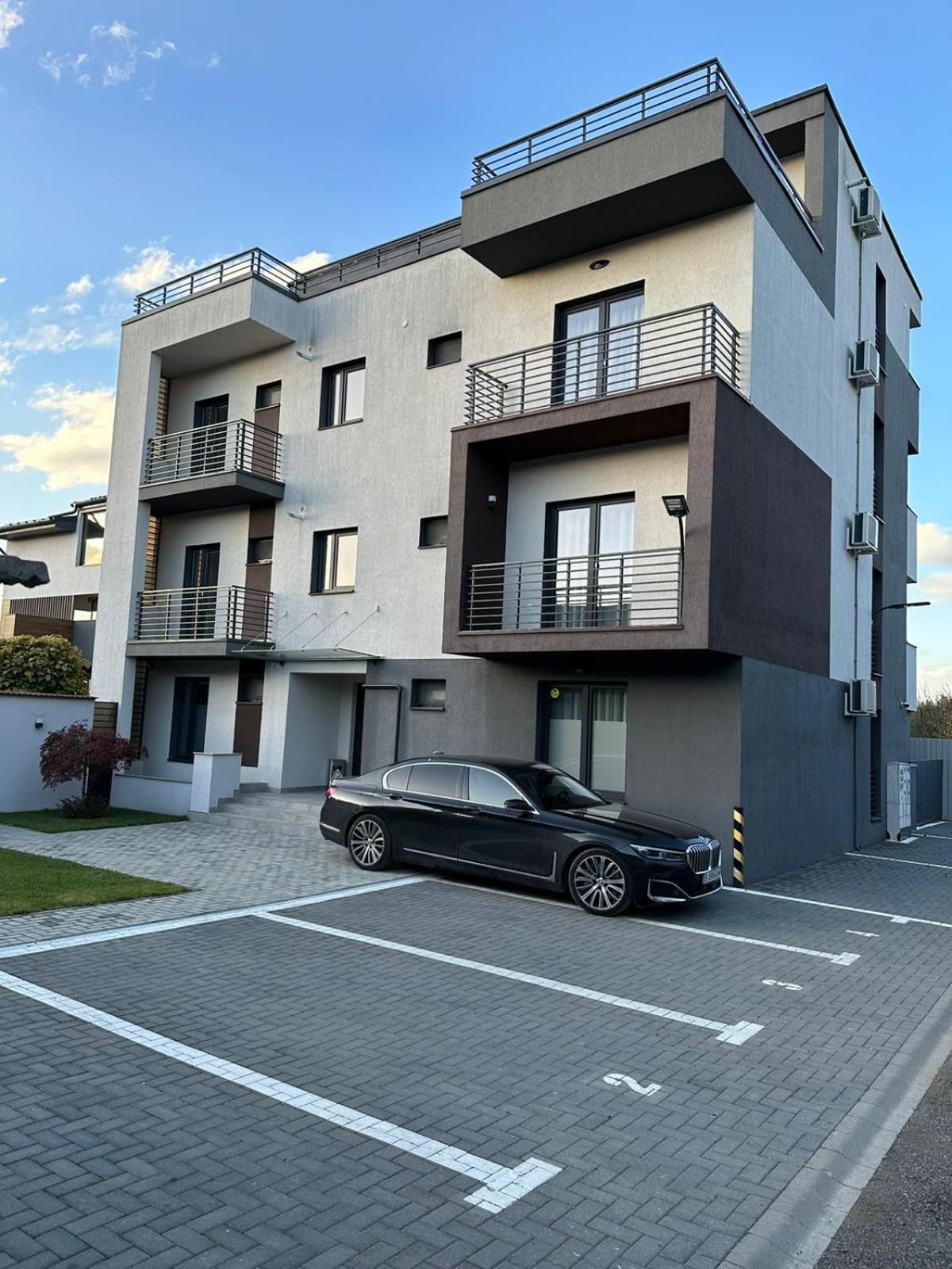 Luxury Glam Apartments & Studios Near Coresi Mall Braşov Eksteriør billede