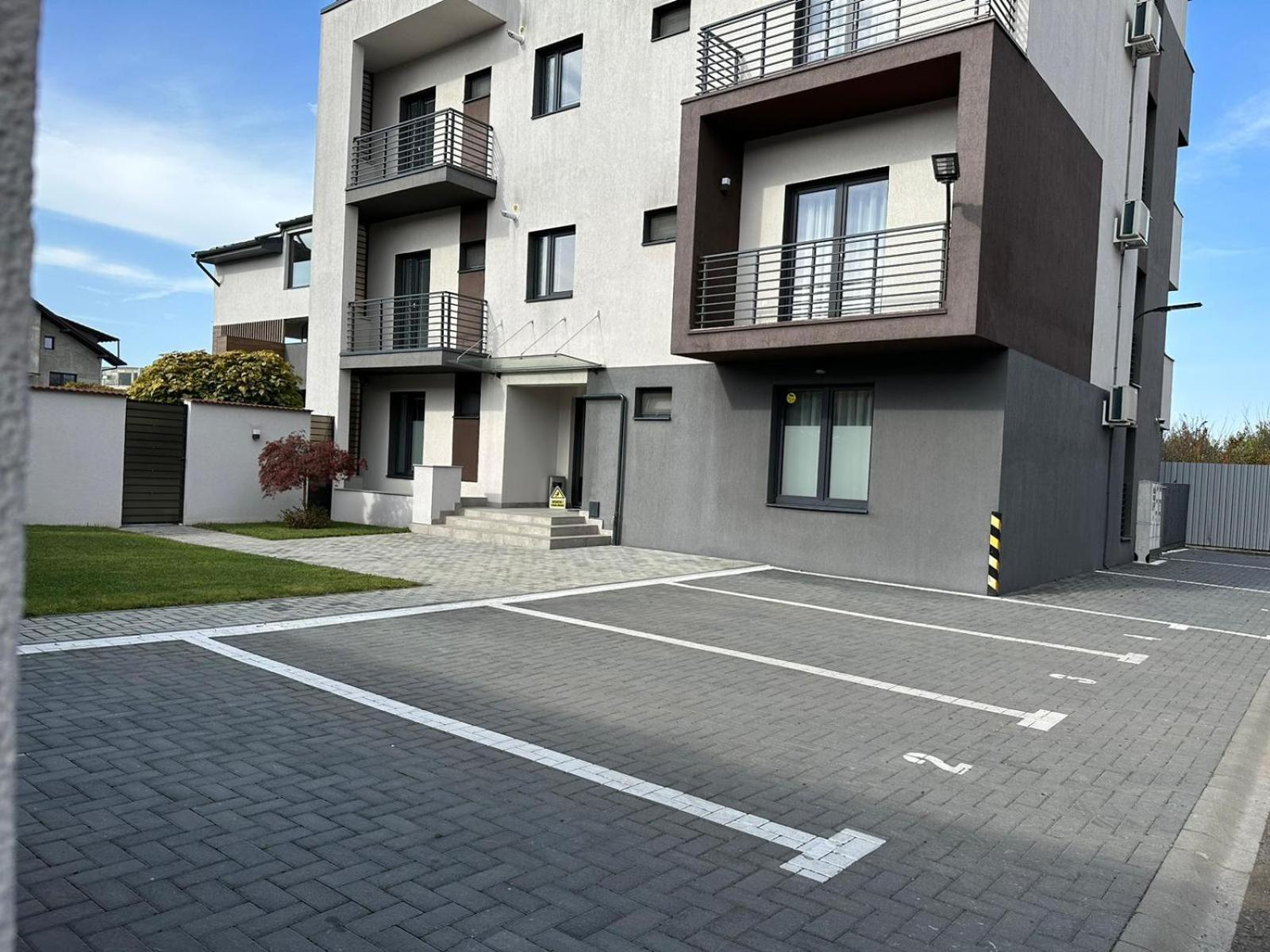 Luxury Glam Apartments & Studios Near Coresi Mall Braşov Eksteriør billede