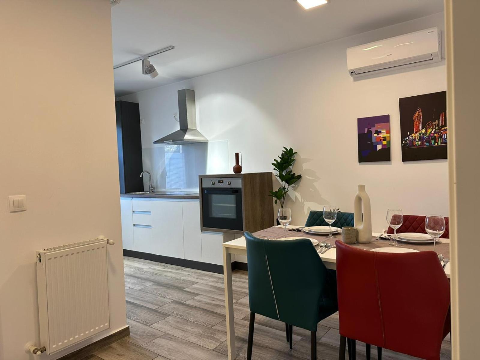 Luxury Glam Apartments & Studios Near Coresi Mall Braşov Eksteriør billede
