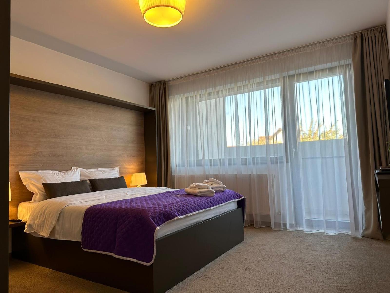 Luxury Glam Apartments & Studios Near Coresi Mall Braşov Eksteriør billede